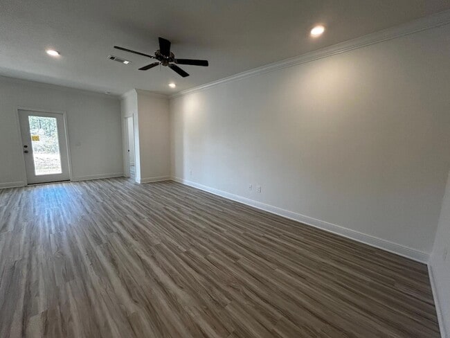 Photo - 250 Piper Cv