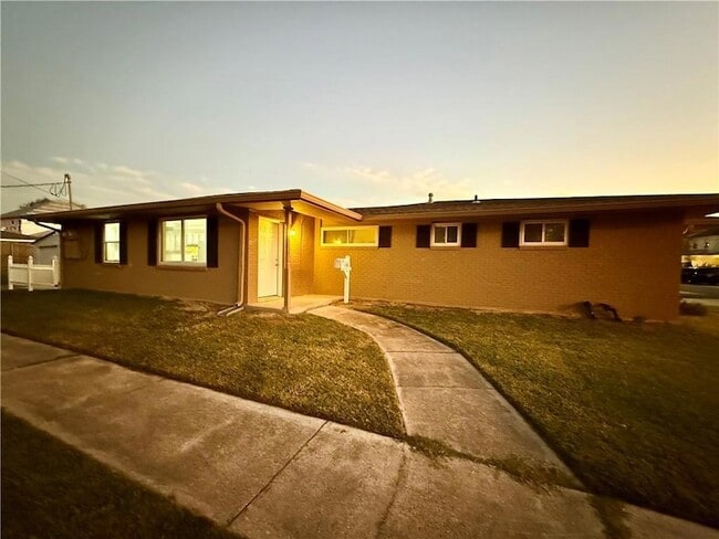 Building Photo - 1385 Cherokee Ave