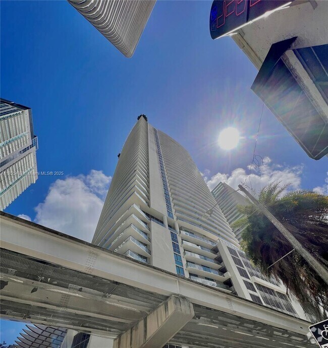 Building Photo - 1100 S Miami Ave Unit 2002 Rental