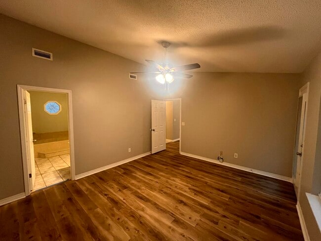 Photo - 310 Fairwood Dr