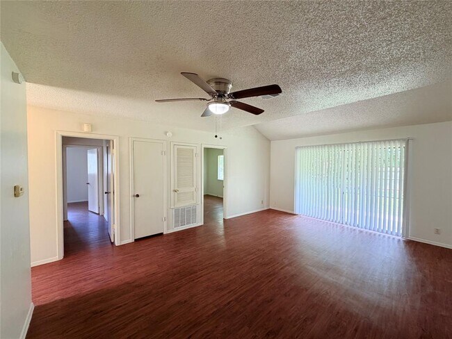 5206 Village Trail