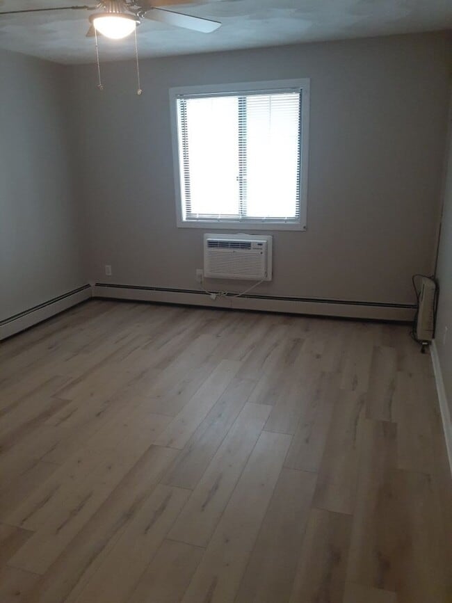 Photo - RIVERSIDE CHATEAU ASSOCIATES LP Unit 317