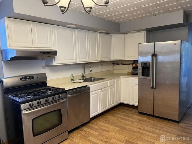 Building Photo - 247 Washington Ave Unit 2-F