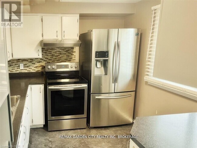 Photo - 50 Lakeshore Rd