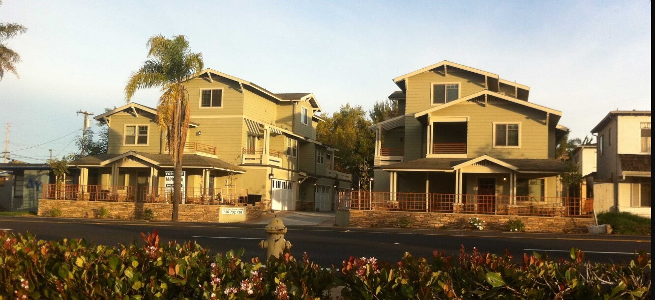 Foothill Courtyard - Foothill Courtyard Apartments