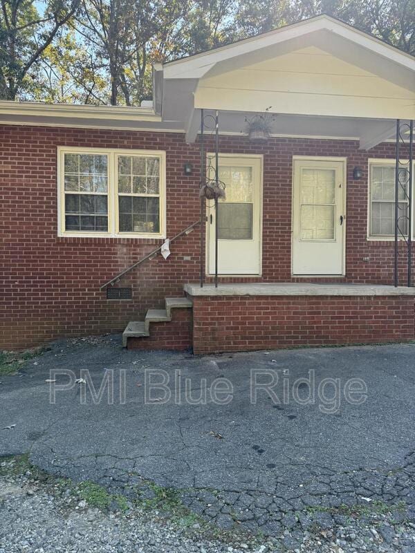 Building Photo - 144 Nottingham Dr Unit 5 Rental