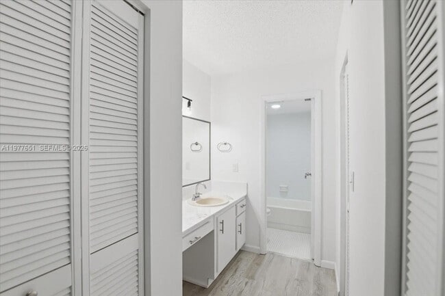 Photo - 6101 N Falls Cir Dr Unit A309