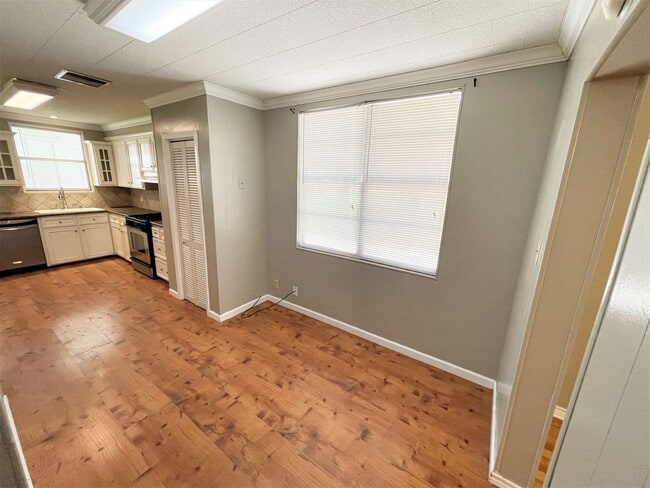 Photo - 2512 Ave A