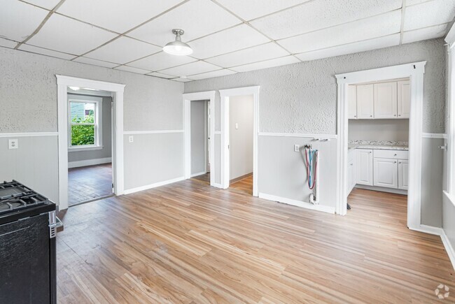 Building Photo - 15 1/2 Mendon Street Unit 2 Rental