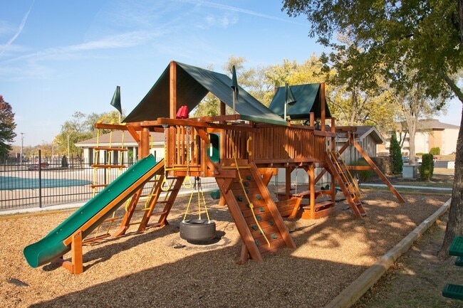 Photo - Meadowood Apartments