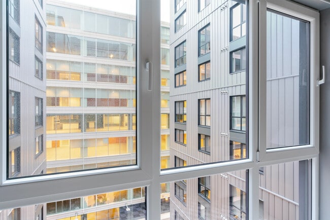 Photo - 1313 L St NW Unidad FL6-ID1243