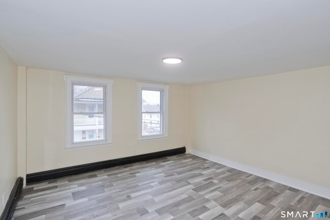 Photo - 47 Maple Ave