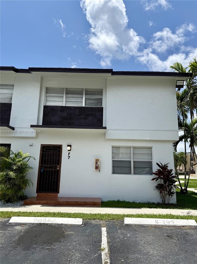 Building Photo - 20 SW 108th Ave Unit F7