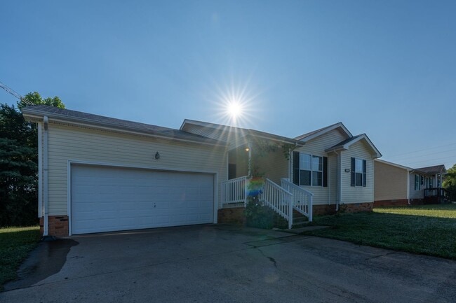 Photo - 102 Brandi Ct