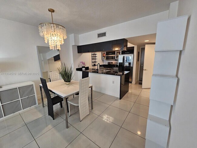 Photo - 1750 N Bayshore Dr Unidad 1909