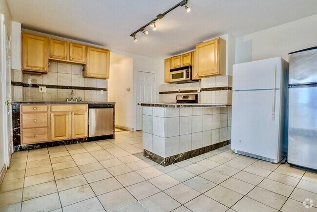 Building Photo - 571 Somerville Ave Unit 571A Rental