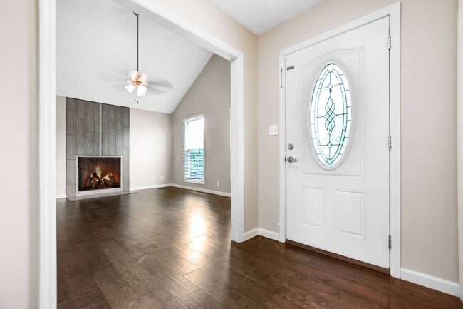 Photo - Pet Friendly Three Bedroom!