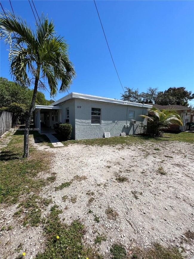 Building Photo - 122 NW 6th Ave Unit 1-3 Rental