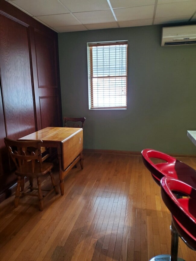 Photo - 35 N Saginaw St Unit #2