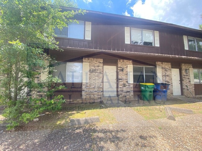 Building Photo - 5705 Sorenson St Unit C