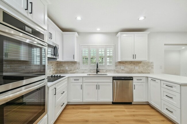 Photo - 4802 W Longfellow Ave