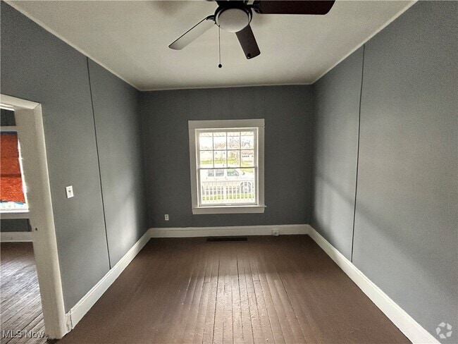 Building Photo - 10304 Shale Ave Unit Dwn Rental