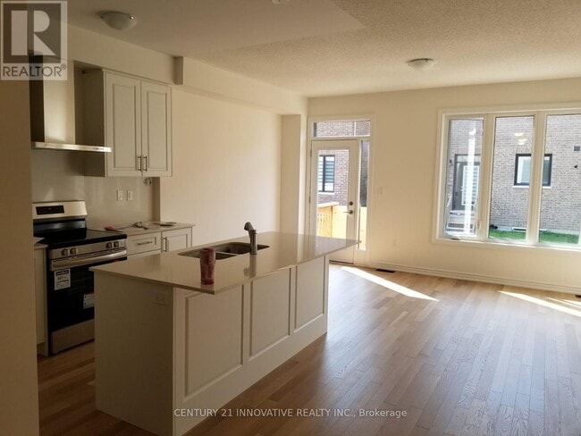 Photo - 469 Celandine Ter