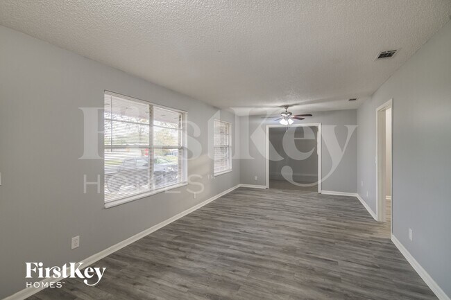 Photo - 8704 Country Creek Blvd