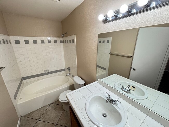 Photo - 6208 Yerba Ln Unit 1