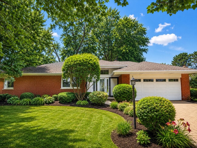 Photo - 924 Brookline Ln