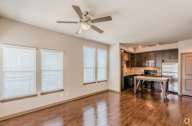 Building Photo - 7490 Coronado Ave Unit 24199 Rental