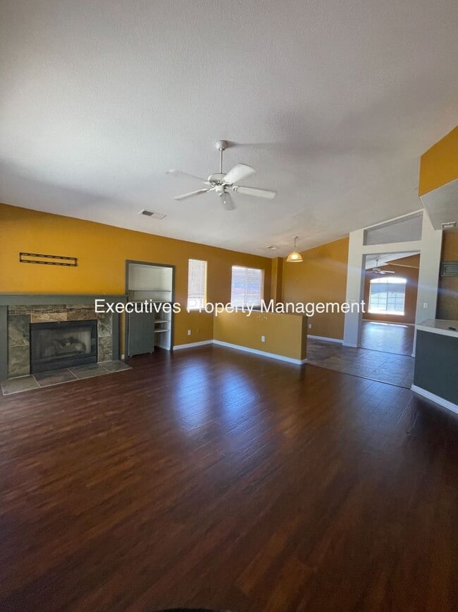 Photo - 1308 Fairway Dr