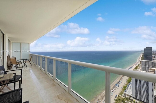 Building Photo - 1830 S Ocean Dr Unit 4303