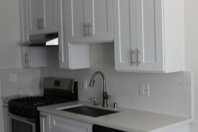 Photo - 2350 S Bentley Ave Unit 13