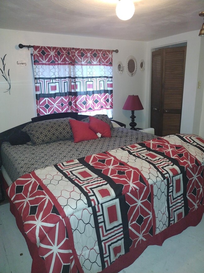 Photo - 630 Church St Ext