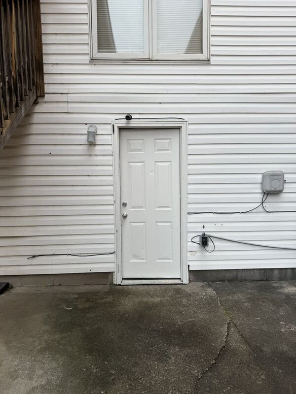 Building Photo - 1612 W Market St