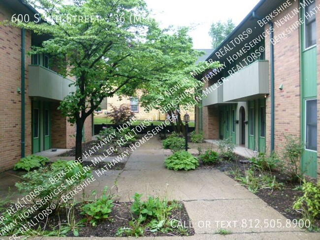 Ground Level Upper Apartment Near Downtown! - Ground Level Upper Apartment Near Downtown! Unit 36 (M-019)