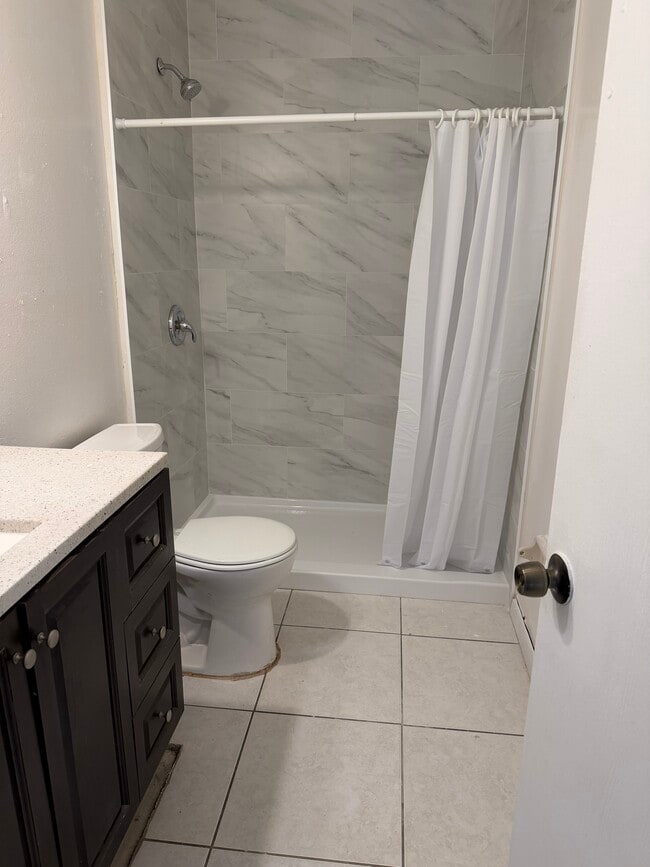 Building Photo - 1017 Carolina Ave Unit B