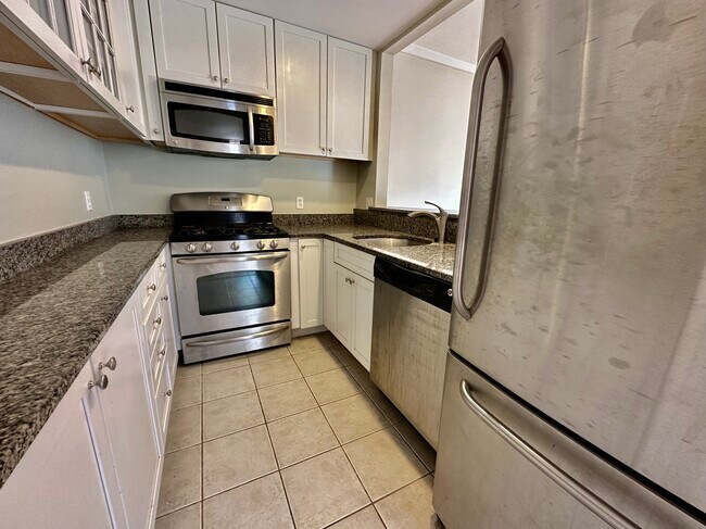 Photo - 743 Parker St Unidad 7