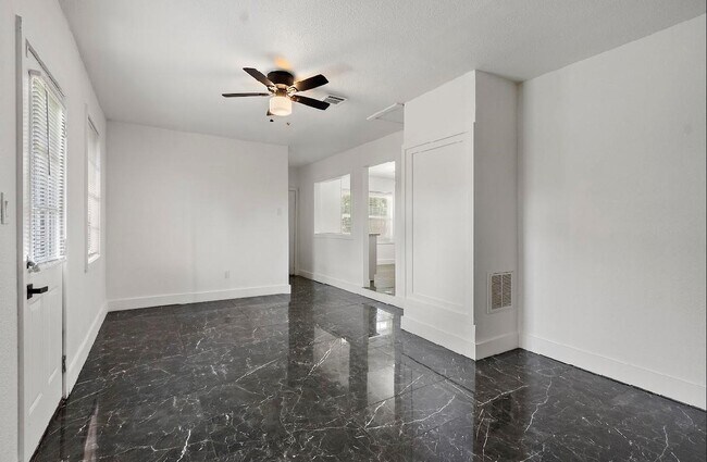 Photo - 4303 Dacca Dr