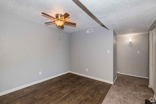 2BR, 1.5BA - 900SF - Dining Room