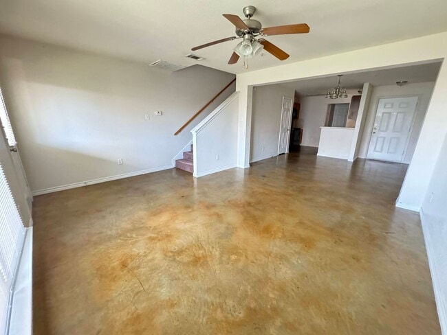 Photo - 4002 Cambridge Dr Unidad # C