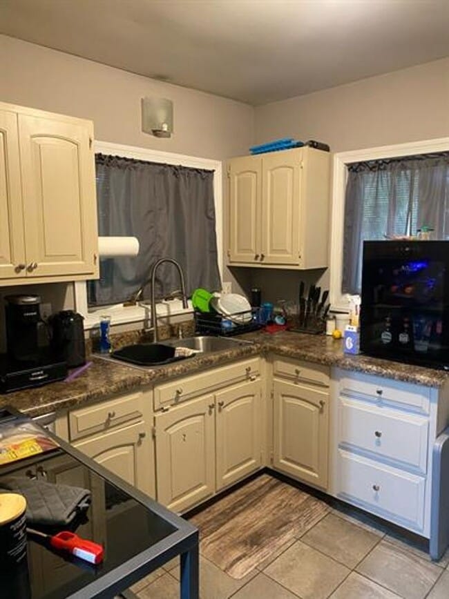 Photo - 805 N Busey Ave