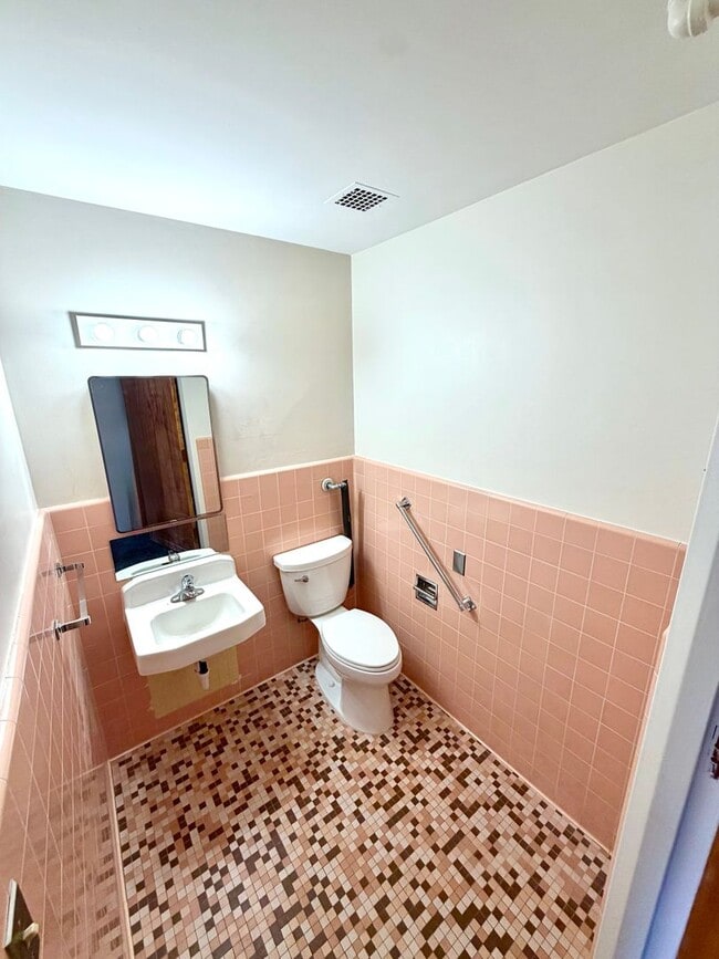 Photo - 3959 Sheridan Ave Unit 3959 Sheridan Ave Apt 312
