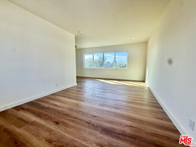 16185 Sunset Blvd Unidad 6