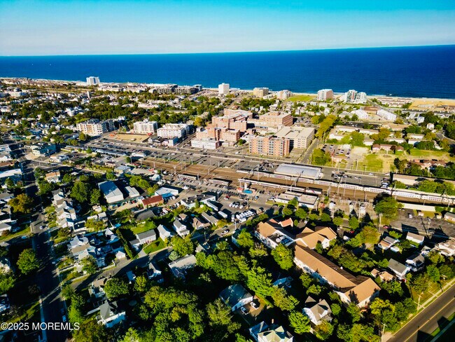 Building Photo - 364 Westwood Ave Unit 26