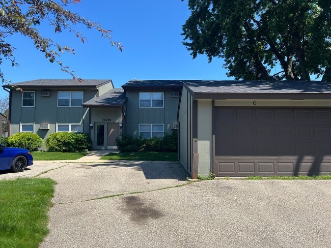 Photo - Fully Renovated 2-bed, 1-bath Apartment with a Garage Stall! Unit A1831-D