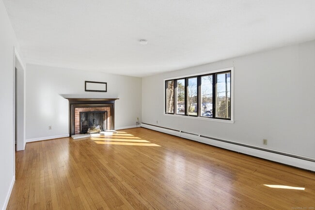 Photo - 8 Cherryfield Dr