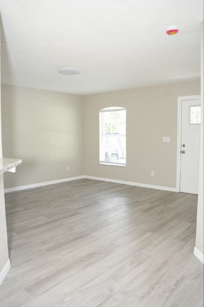 Photo - 7417 Savannah Ln