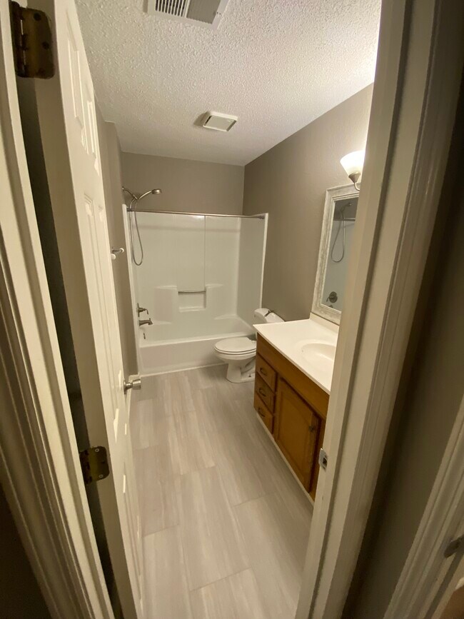 Photo - 4067 Coopers Hill Dr SE